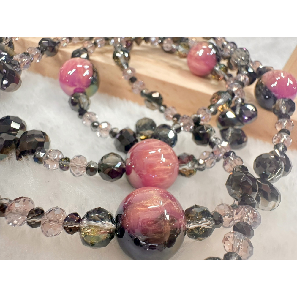 A2黑配淡淡紫粉雙色海蒂珠長鍊 海蒂珠 花球 繡球花 夜光 溫變 雙鍊 單鍊 手機鍊 手機掛繩 包掛-細節圖3