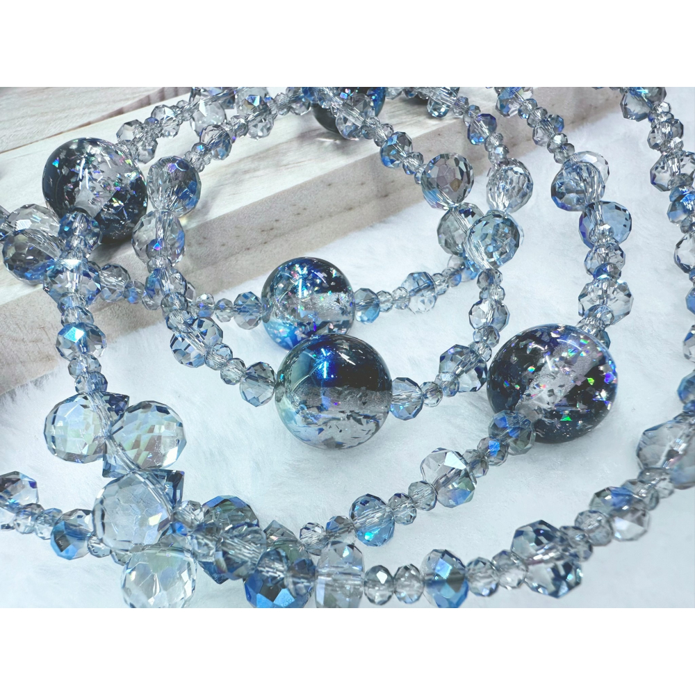 A2藍雙色小碎片海蒂珠配灰長鍊 海蒂珠 花球 繡球花 夜光 溫變 雙鍊 單鍊 手機鍊 手機掛繩 包掛-細節圖2