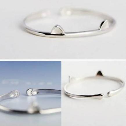 貓咪造型手鐲手環 二手少用 手圍15cm 直徑5mm 有彈性可依手圍調整尺寸-細節圖2