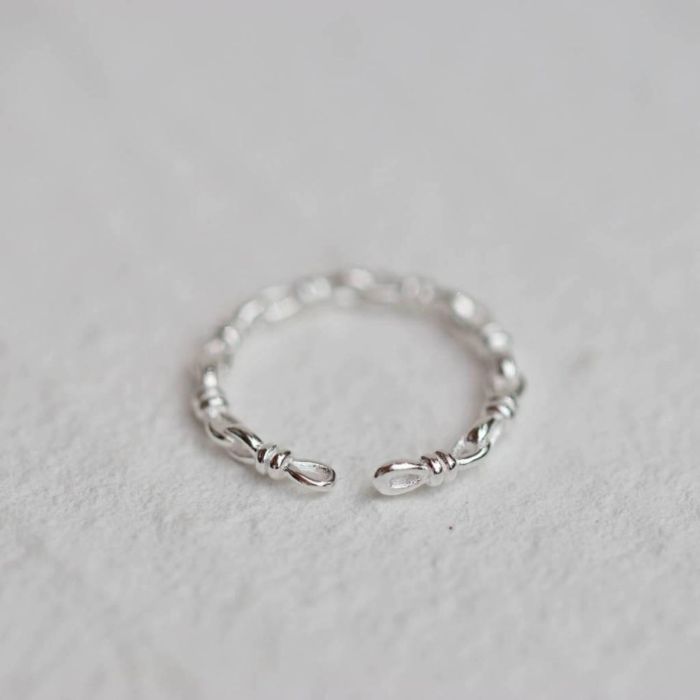 日本小眾品牌 純銀法式浪漫編織造型戒指 銀色全新 內徑約16.5mm 開口可調節-細節圖5