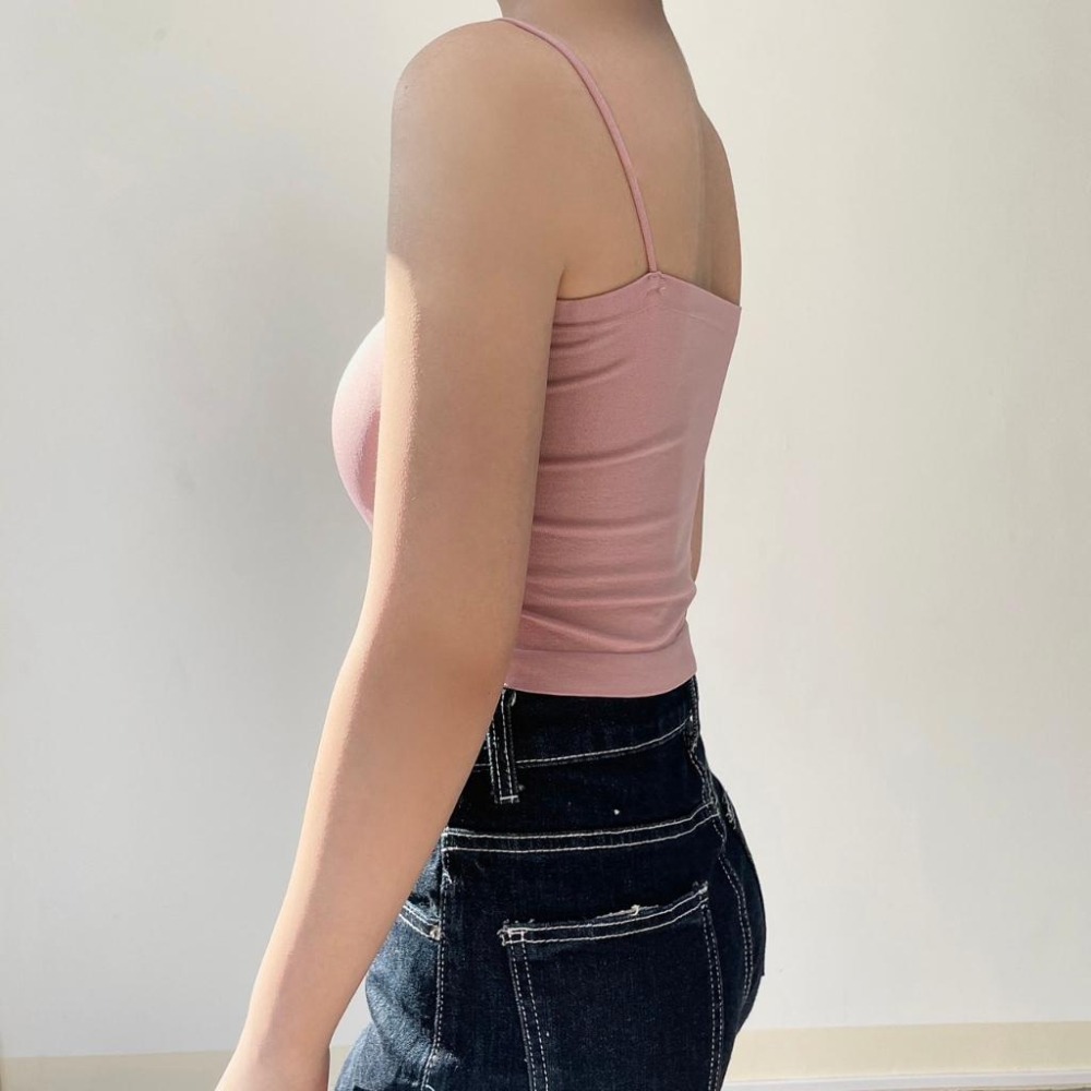 涼感胸墊小可愛 附胸墊 細肩小可愛 細肩 涼感小可愛 棉質彈性 夏天必備 平口背心 舒適背心 露背背心 內搭背心 背心-細節圖6