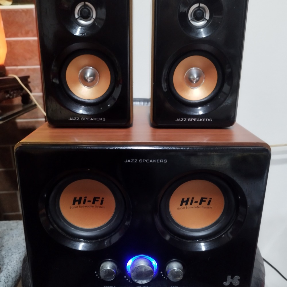 JS 震天雷-雙重低 音全木質三件式多媒體喇叭(J Y3240)~二手商品-細節圖2