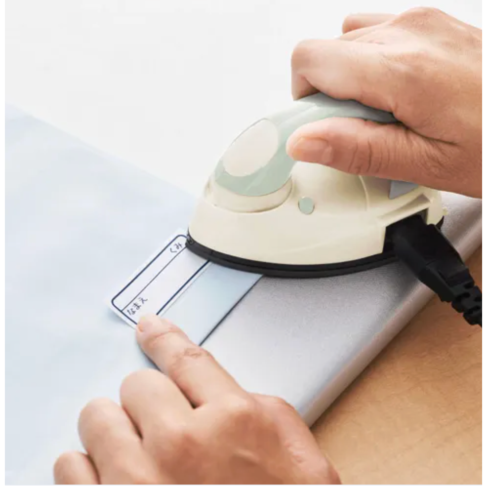 日本 PIERIA 迷你小熨斗 蒸氣熨斗 攜帶型 方便 輕巧 旅行用熨斗 旅行小幫手 超輕巧 隨身型 出國-細節圖2