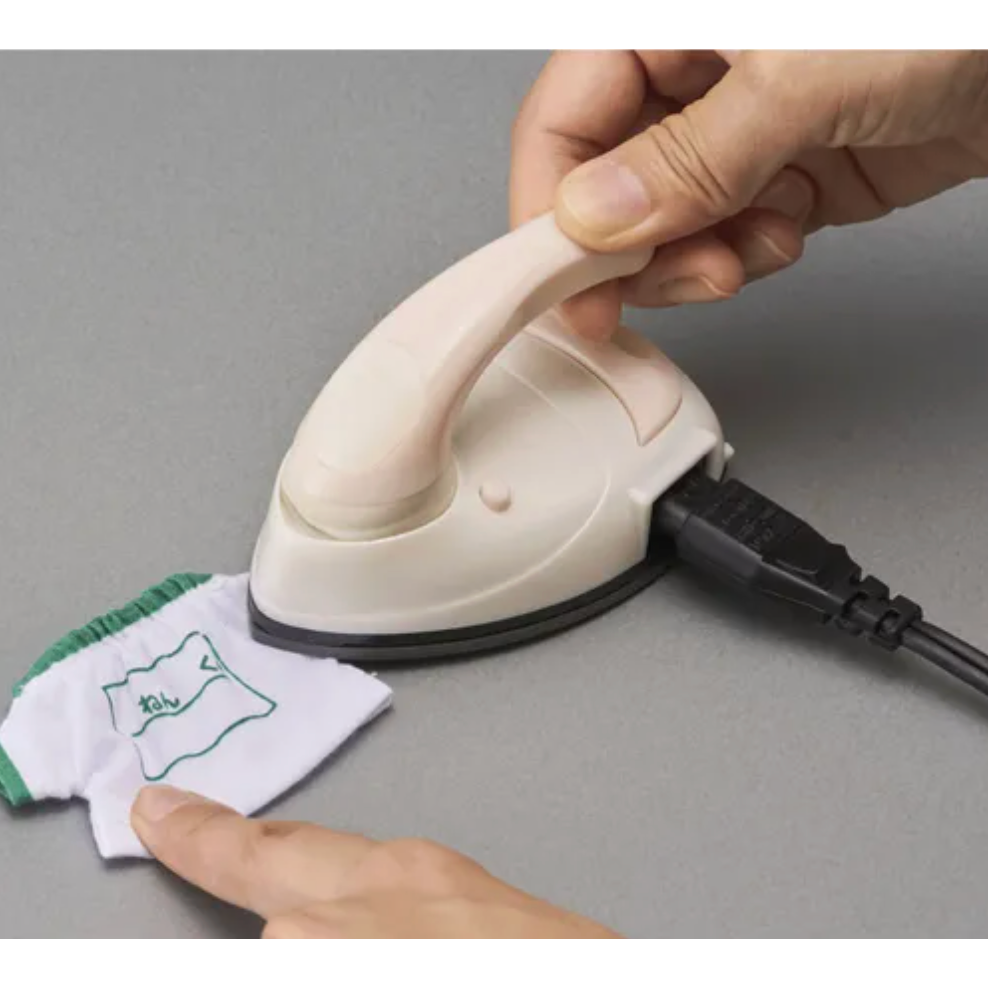 日本 PIERIA 迷你小熨斗 蒸氣熨斗 攜帶型 方便 輕巧 旅行用熨斗 旅行小幫手 超輕巧 隨身型 出國-細節圖3