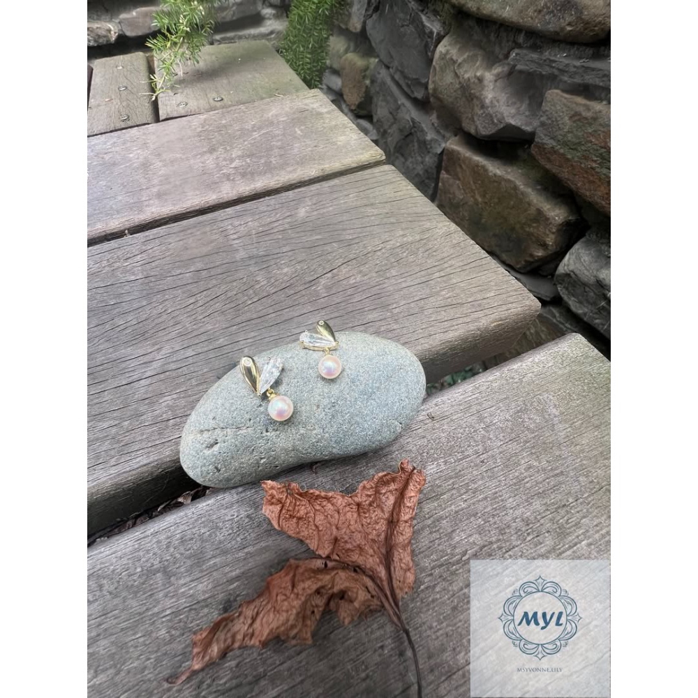 MYL 金色葉片珍珠耳環 Pearl Earring 『現貨』925純銀耳針款 長度及直徑約:1.9cmx1cm 葉片鋯-細節圖4