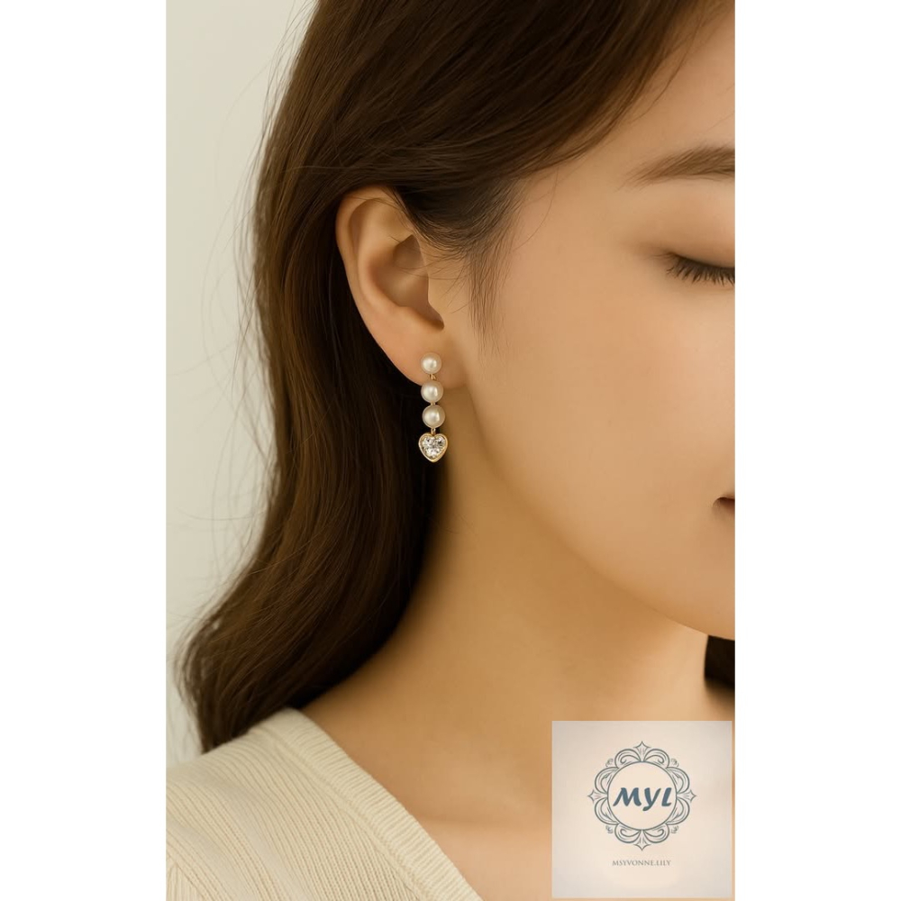 MYL  韓系甜美 珍珠愛心吊墜耳環 Earring『現貨』925純銀耳針款 長度約:2.5cm 愛心鋯石 × 三顆珍珠-細節圖3