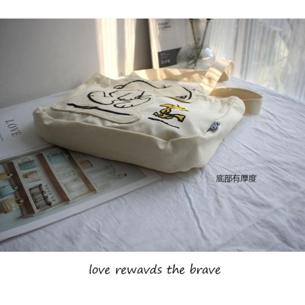 【台灣現貨秒發】新款史努比側背包 側背包女生 帆布包 袋子A4手提袋 托特包 單肩背包女 帆布袋 史努比包 大容量休閒包-細節圖2