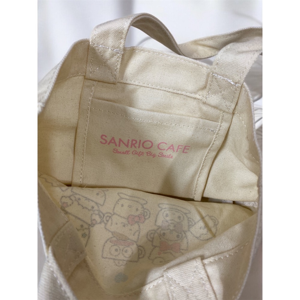 [吉力揪愛買］日本三麗鷗巡迴餐車限定-角色午餐手提袋/蝴蝶結🎀甜甜圈掛飾-細節圖3