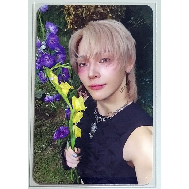 NICHOLAS花卡 背面對光劃痕偏多