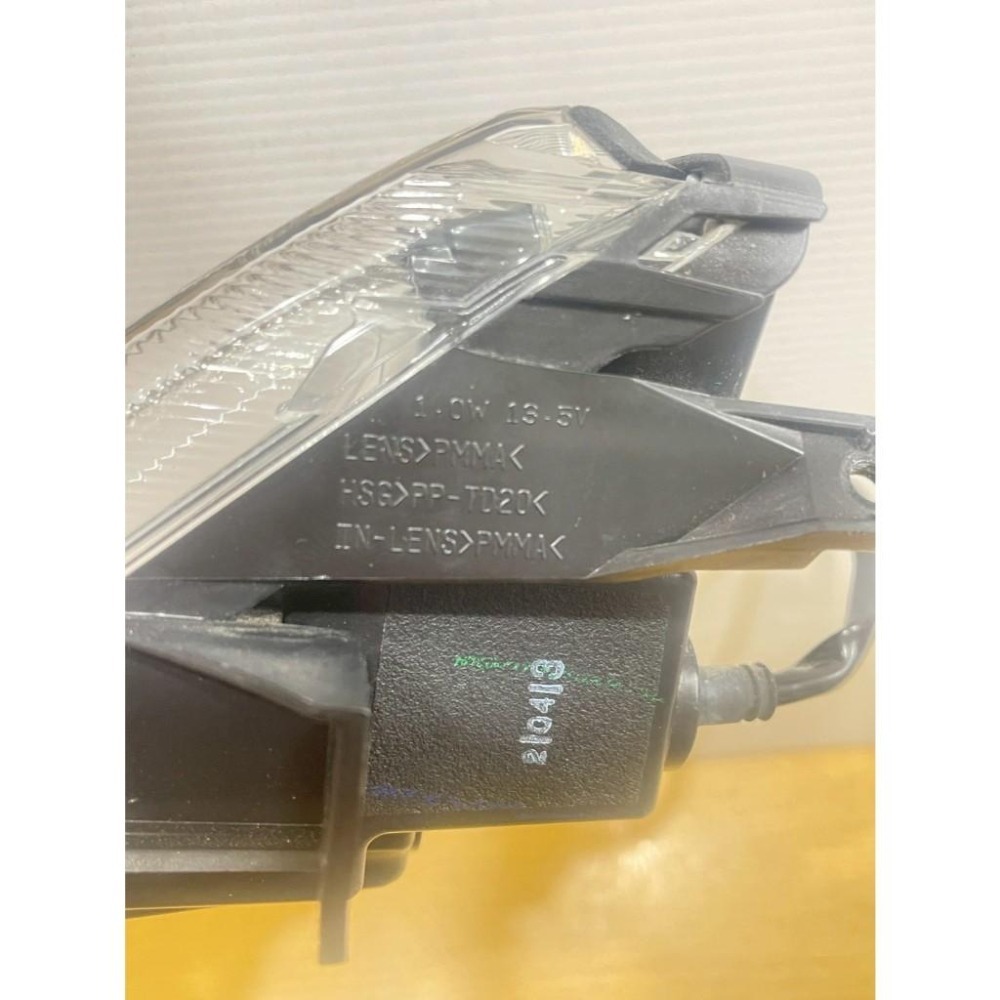 【二手 中古】光陽 KYMCO 原廠 雷霆s 前位置燈 ACH6 日行燈 位置左邊 線組 車燈  (商品如圖)-細節圖2