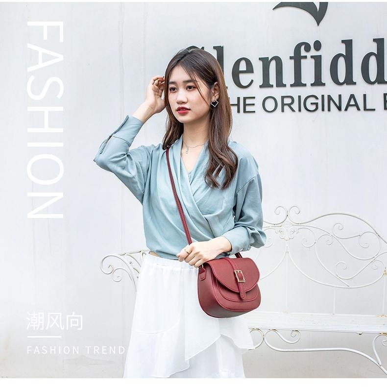 韓系馬鞍包  半圓小包包韓版小包 小資女逛街約會上班上學首選 朋友聚會 網紅熱賣款 現貨在台 旅行外出化妝品小物的好選擇-細節圖3