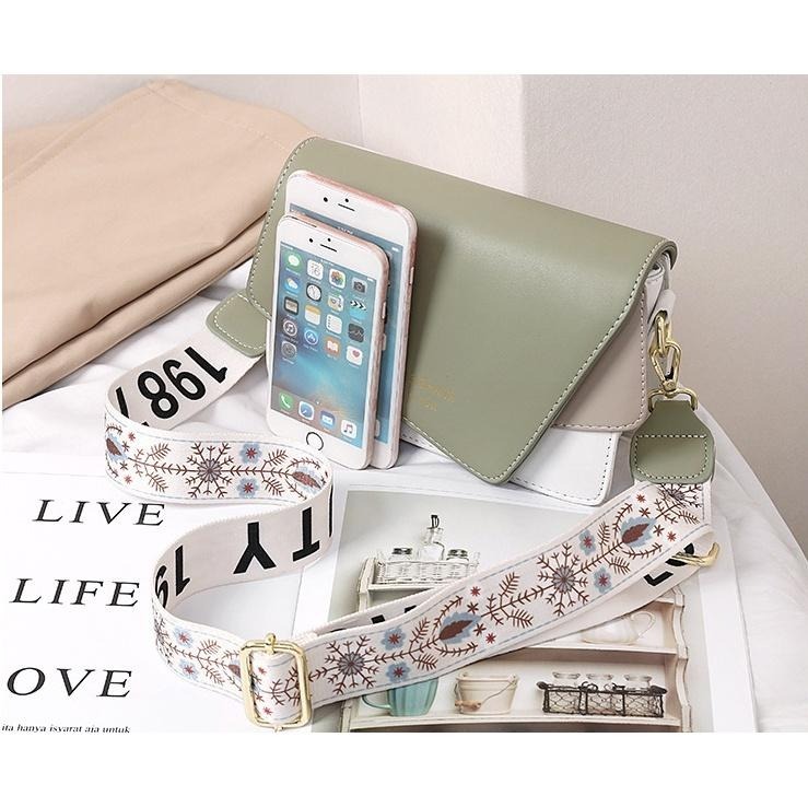 韓版包百搭拼接包 側背包時尚撞色翻蓋方包 寬背帶字母單肩斜跨包 方包 女雙色包2023 小廢包 小方包單肩包生日禮物-細節圖3