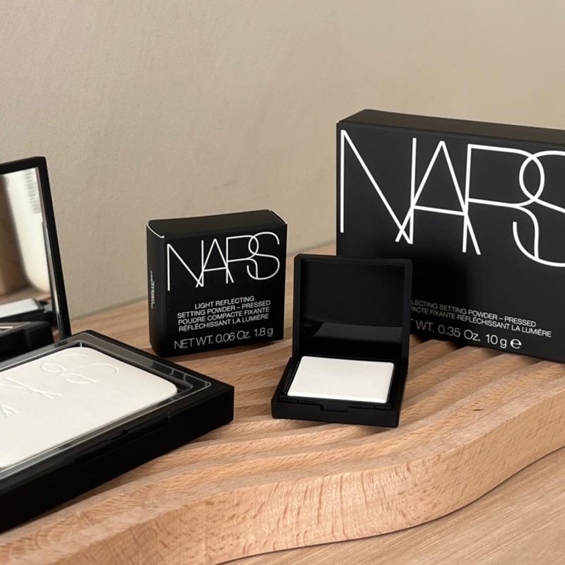 🐻[現貨✨第一名的打亮神器👑] NARS 裸光蜜粉 裸光蜜粉餅 (小白餅) 10g 小樣1.8g-細節圖3