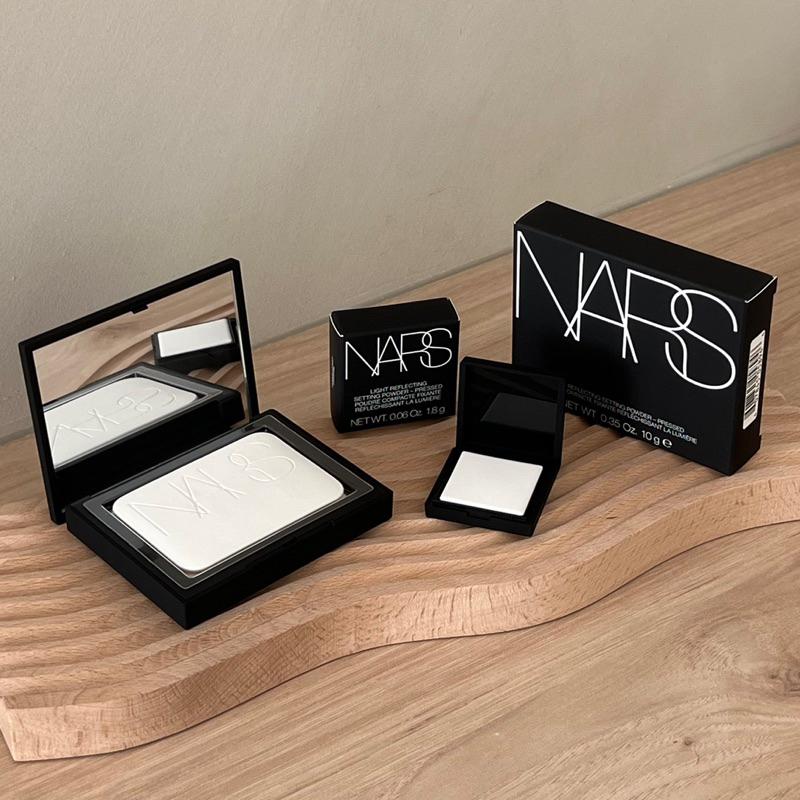 🐻[現貨✨第一名的打亮神器👑] NARS 裸光蜜粉 裸光蜜粉餅 (小白餅) 10g 小樣1.8g-細節圖4