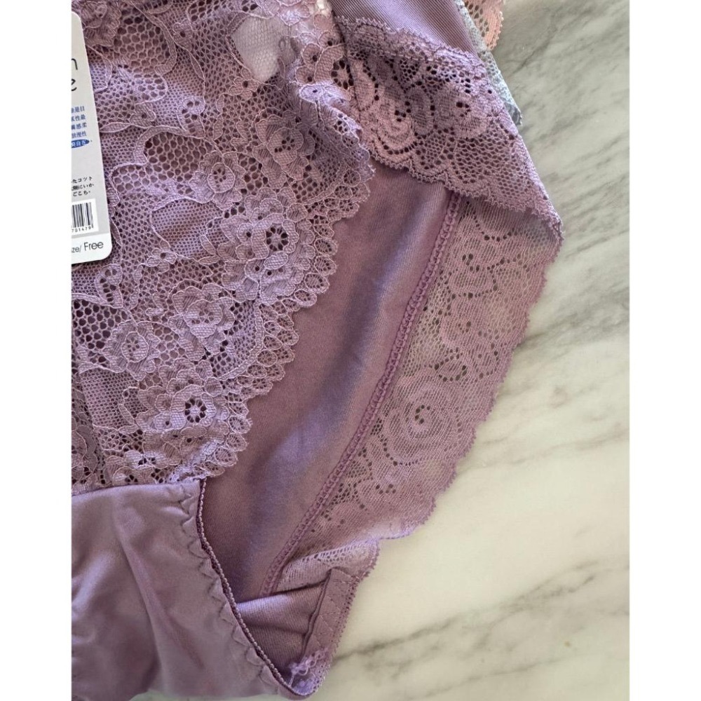 『『利好』快速出貨 中腰絲質內褲➡️前檔簍空蕾絲 透氣親膚舒適👉背面絲質光滑輕柔 建議L-XL尺碼#1168-細節圖3