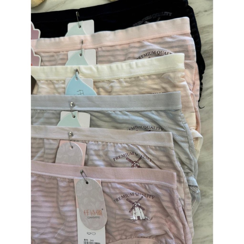 『利好』快速出貨 透氣寬褲頭 中低腰內褲➡️石墨烯底褲 包覆提臀 舒適親膚❤️建議M尺碼 👍#240-細節圖2