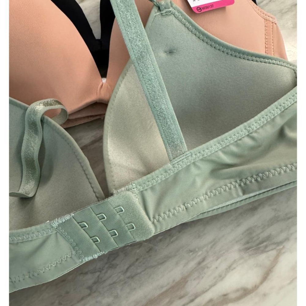 『利好』快速 B罩杯 低脊心無鋼圈內衣➡️2排扣 涼感材質、素面無痕👍簡約 素面 好穿搭❤️少女 學生款#33102-細節圖2