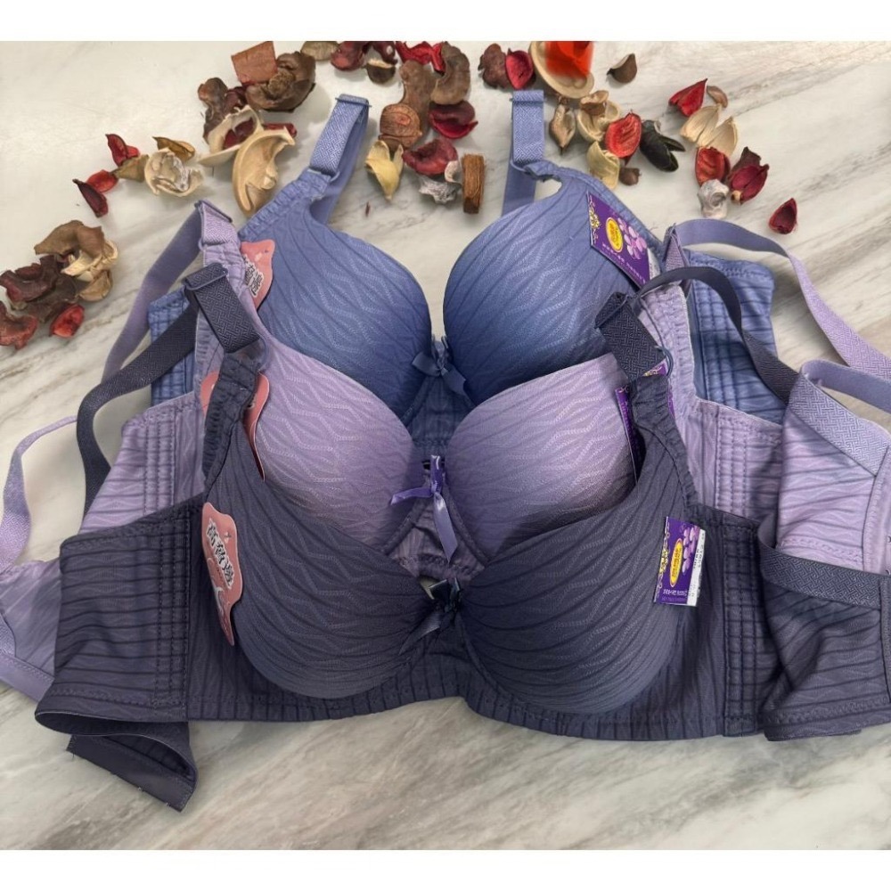 『利好』快速出貨 D罩杯 無痕款內衣➡️立體薄襯 斜邊加高👍寬版 四排扣❤️#13813-細節圖4