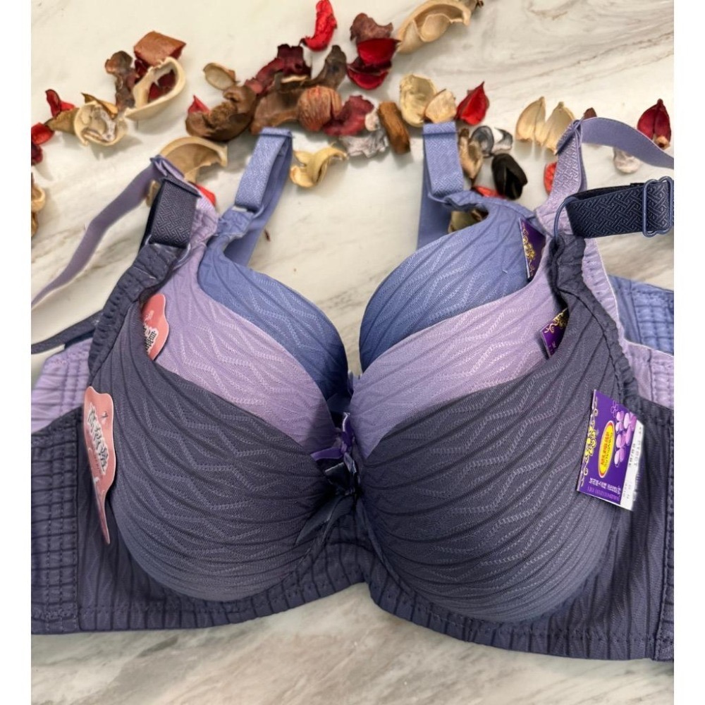 『利好』快速出貨 D罩杯 無痕款內衣➡️立體薄襯 斜邊加高👍寬版 四排扣❤️#13813-細節圖5