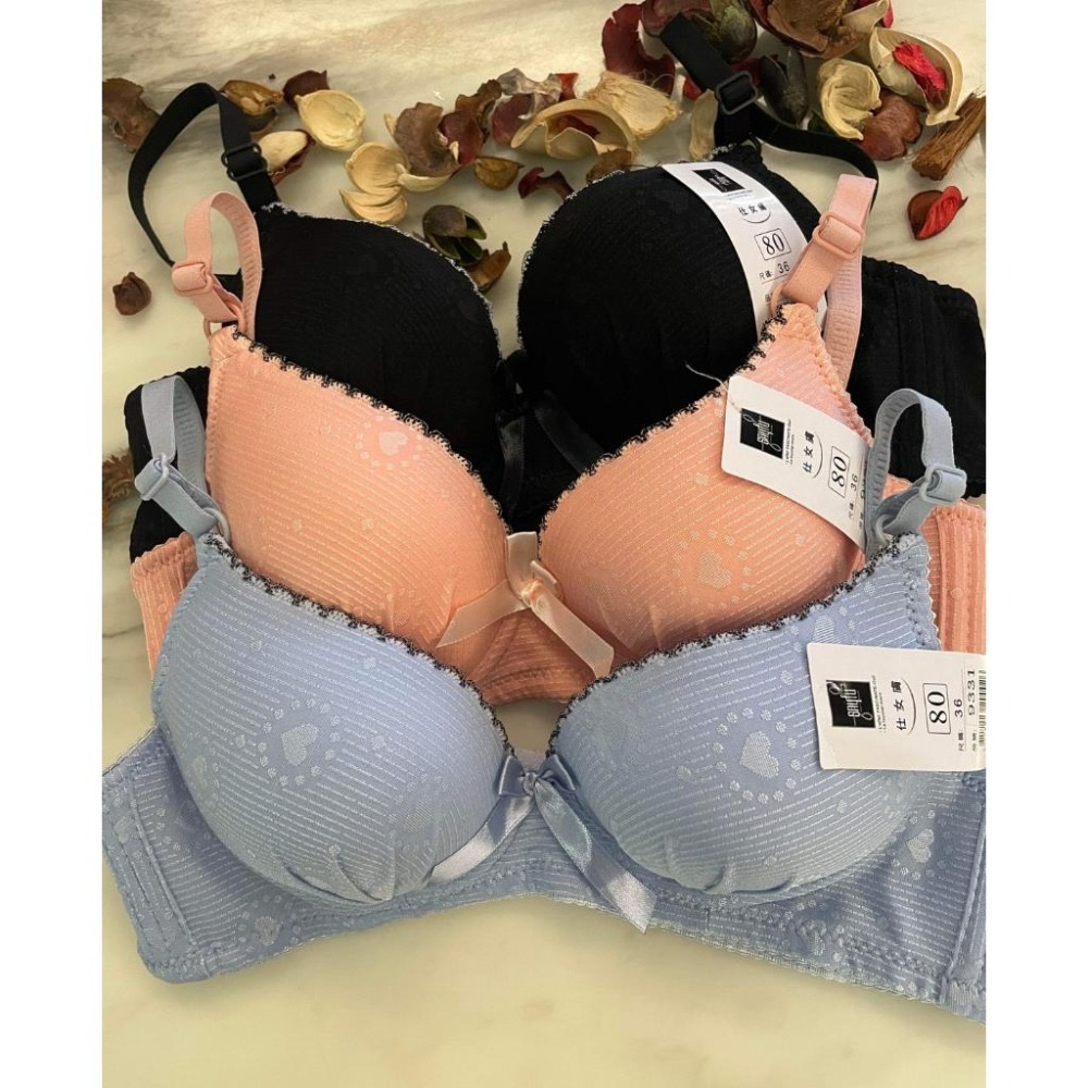 『利好』快速出貨  A-B罩杯 無鋼圈➡️下墊1.5公分 簡約款 無痕內衣😍日系款 素面少女款內衣❤️#9331-細節圖3