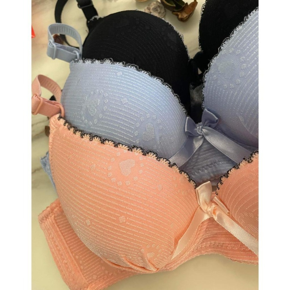 『利好』快速出貨  A-B罩杯 無鋼圈➡️下墊1.5公分 簡約款 無痕內衣😍日系款 素面少女款內衣❤️#9331-細節圖5