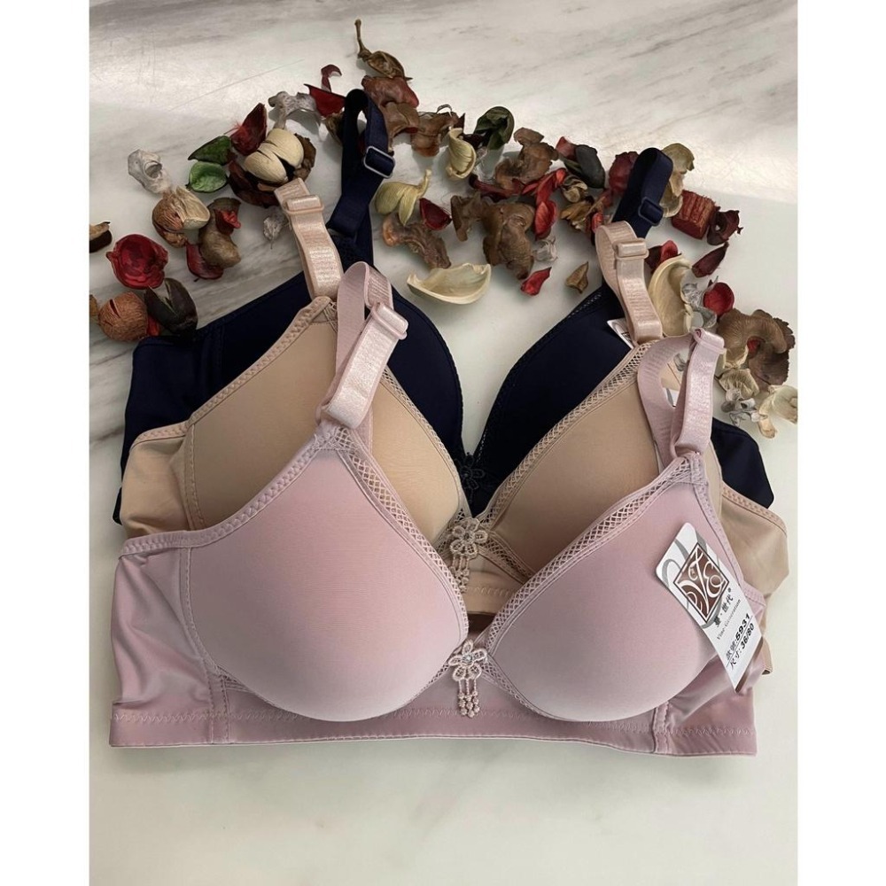 『利好』快速出貨 B罩杯 無鋼圈 薄款✅2排扣➡️ 無痕光滑面 簡約風格♥️#5931-細節圖4