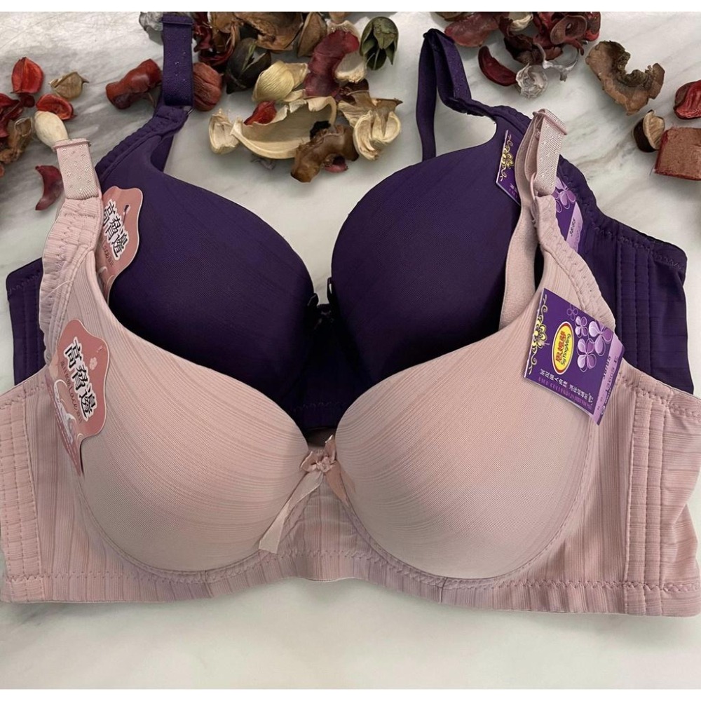 『利好』快速出貨 大D-小E罩杯 光滑面、無痕內衣‼️薄襯不悶熱‼️高脅邊 加高設計 包覆🥰#13665-細節圖2