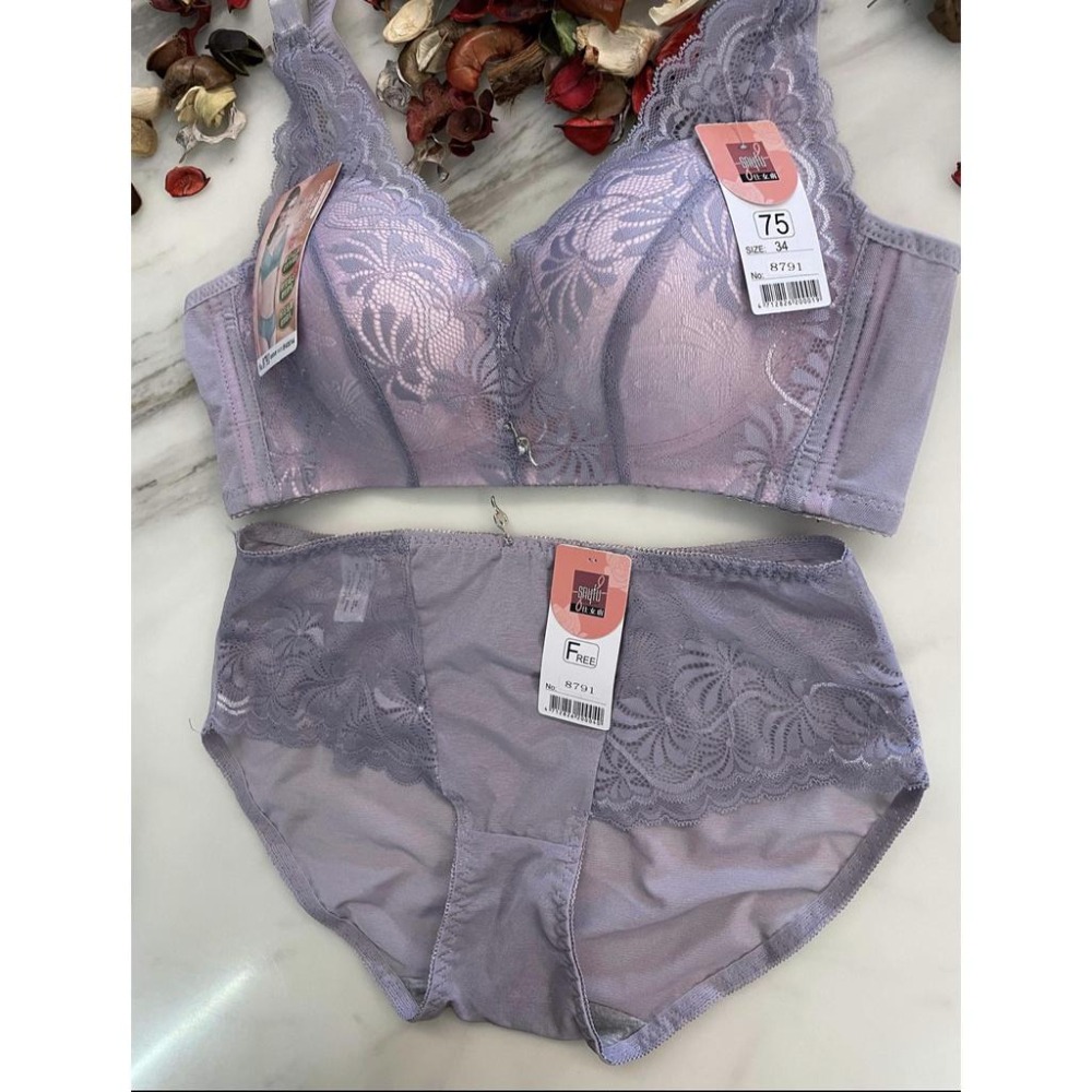 『利好』快速出貨 B罩杯 無鋼圈內衣 立體薄襯 ⭐️集中防擴 雙軟膠條 側推穩固 精美蕾絲設計👍#8791-細節圖5