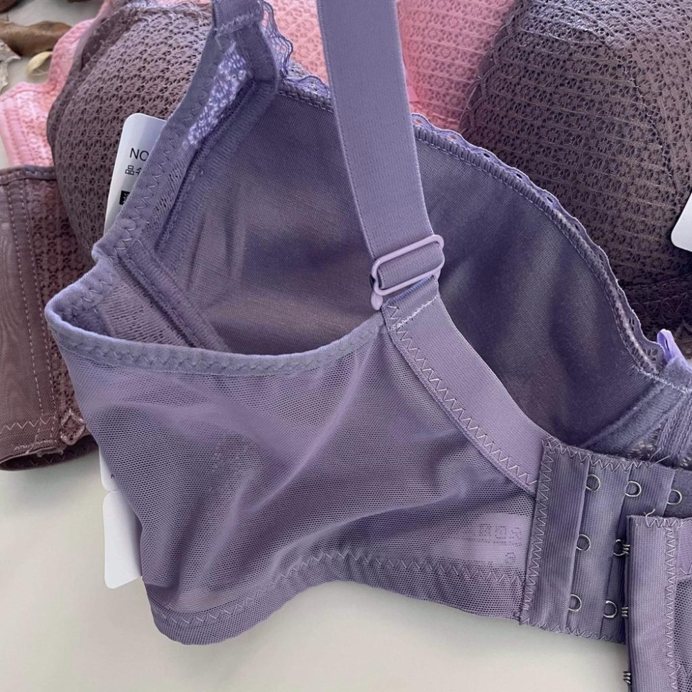 『利好』快速出貨 無鋼圈 C罩杯👉立體薄襯（3排扣）🛑優雅蕾絲 斜邊包覆👉透氣網眼背料❣️#8837-細節圖3
