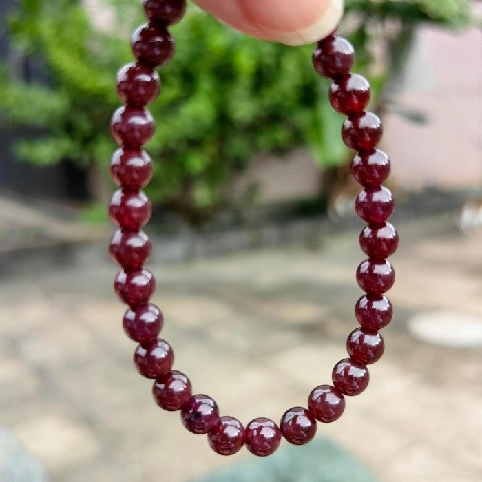 ╭＊藏花＊╮天然紅石榴石手鍊 5mm 手圍15 手串 石榴石 水晶 礦石 晶礦 女人石 紫牙烏-細節圖3