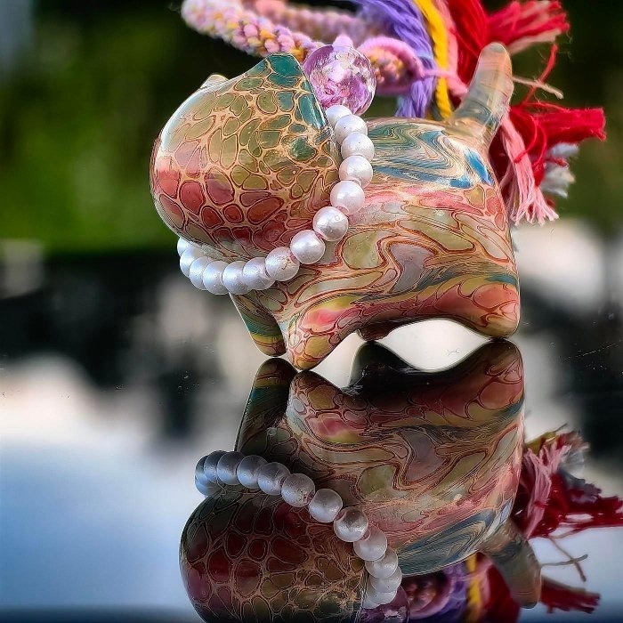 ╭＊現貨＊╮非遺文化 檀木大漆貓咪 粉橘色 大漆貓貓 搭普提 香灰琉璃 飾品 吊飾 包掛 手機吊飾 粉紅色 獨一無二-細節圖2