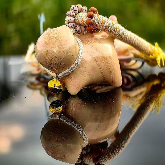 ╭＊現貨＊╮非遺文化 檀木 黃色 大漆貓咪 大漆貓貓 搭普提 香灰琉璃 飾品 吊飾 包掛 手機吊飾 獨一無二-細節圖2