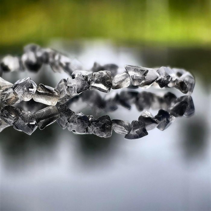 ╭＊黑銀鈦＊╮天然黑銀鈦隨形手串5mm 手圍16 水晶 晶礦-細節圖3
