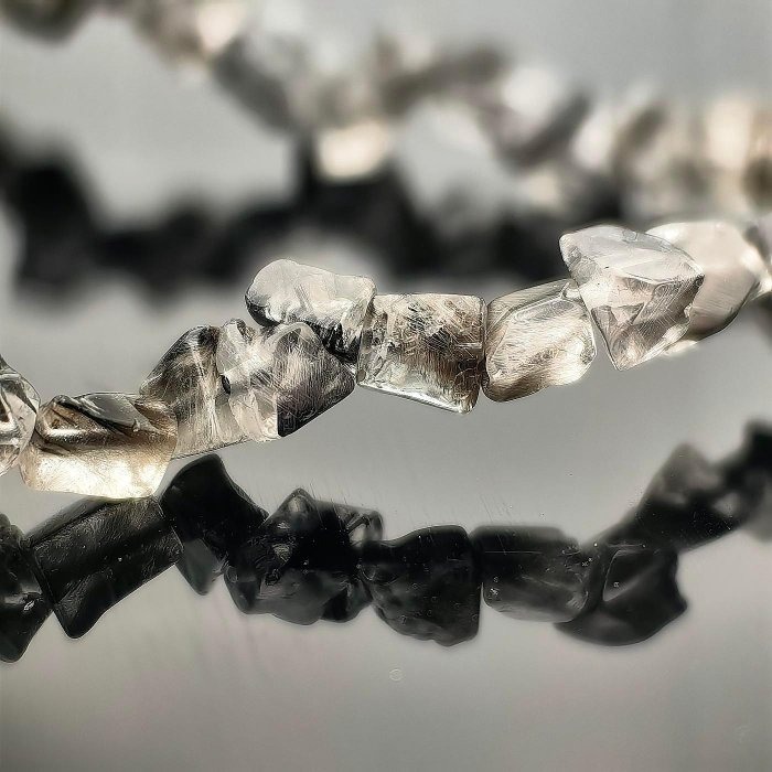 ╭＊黑銀鈦＊╮天然黑銀鈦隨形手串5mm 手圍16 水晶 晶礦-細節圖6