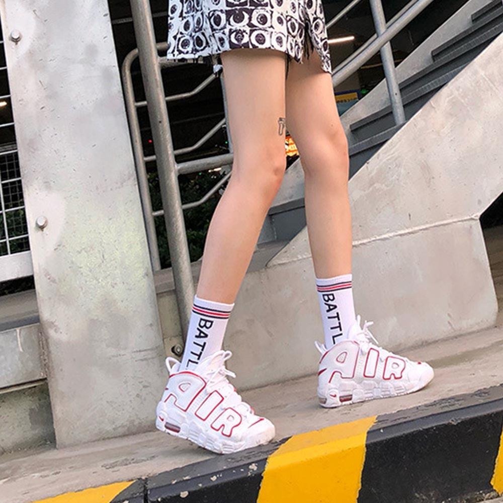 【Mei-Do】潮襪 中筒襪 滑板襪中長筒襪 中筒襪 字母中筒襪 BATTLE 刺繡字母 學院風 薄款 文青 運動襪 男-細節圖6