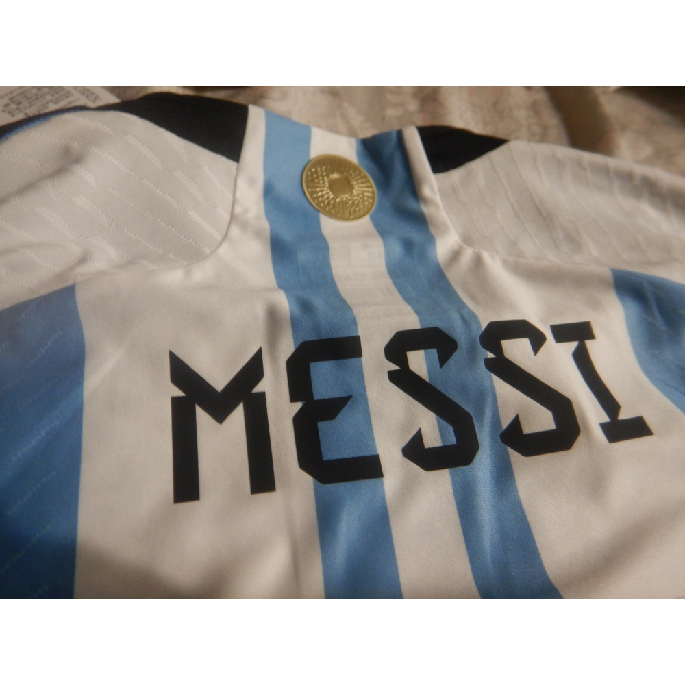 絕對經典 2022世界盃 阿根廷冠軍主場球員版含世界盃臂章隊賽日期 MESSI 梅西 黃金尺寸亞版XL-細節圖8
