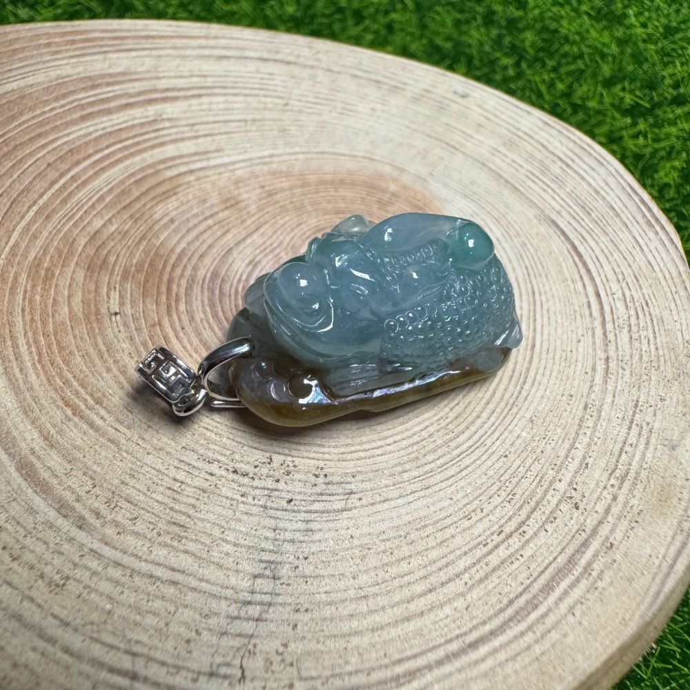 [ 收藏精品] 天然緬甸 A 貨翡翠 藍水帶冰黃翡 三腳金蟾 招財墜 含 s925 銀扣-細節圖8