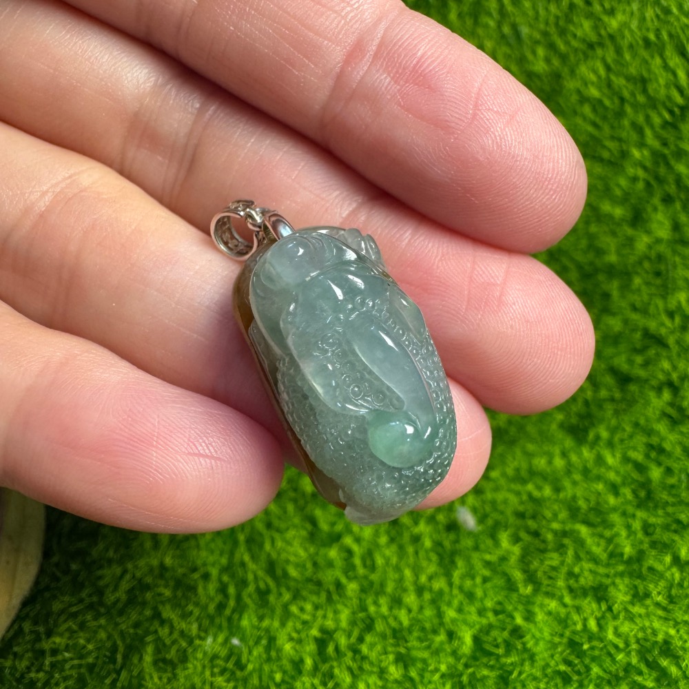[ 收藏精品] 天然緬甸 A 貨翡翠 藍水帶冰黃翡 三腳金蟾 招財墜 含 s925 銀扣-細節圖9