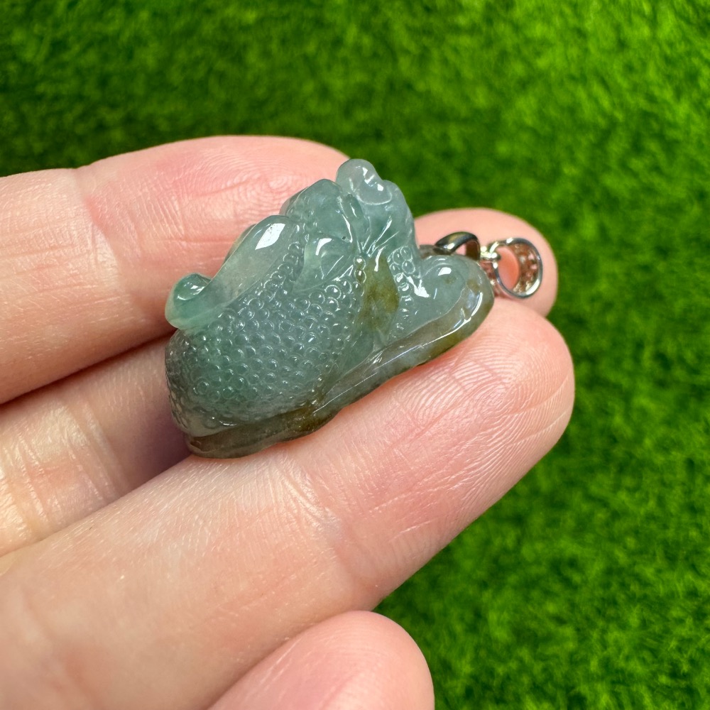 [ 收藏精品] 天然緬甸 A 貨翡翠 藍水帶冰黃翡 三腳金蟾 招財墜 含 s925 銀扣-細節圖11