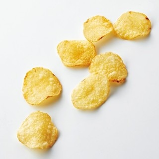 ✽ DDJP小舖 ✽ 日本 CALBEE 沖繩限定 卡樂比 檸檬鹽味洋芋片 酸甜鹽味洋芋片 薯片 calbee 6入-細節圖4