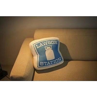 ＊DD日本限定 Lawson限定週邊 經典Lawson 日本羅森 造型抱枕 枕頭 亮光吊飾 發光掛飾 造型燈 擺飾 裝飾-細節圖4