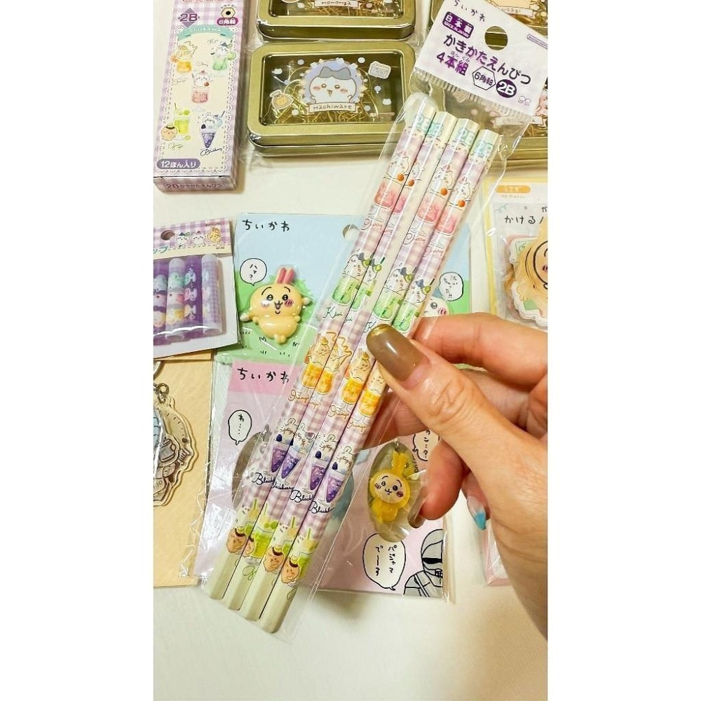 ＊DDJP小舖＊ 日本限定 吉依卡哇 吉伊卡哇 文具套組禮盒 文具組 2B鉛筆 筆蓋 迴紋針 吊飾 鑰匙圈 磁鐵 鉛筆盒-細節圖6