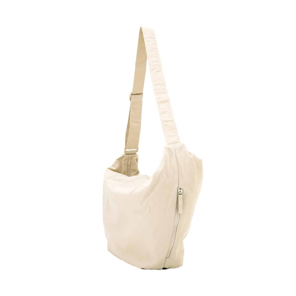 ＊DDJP小舖＊日本限定 3coins 防潑水肩背包 單肩包 斜背包 大容量防潑水側背包 素面斜背包 黑色 米色-細節圖5