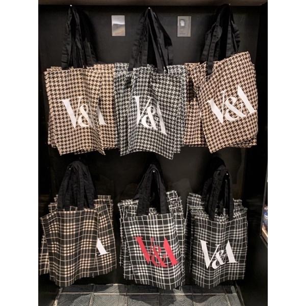 『英國代購🇬🇧/現貨』V&A Museum 維多利亞美術館 帆布包 帆布袋 倫敦 VA 托特包 千鳥格 千鳥紋 睡蓮-細節圖2
