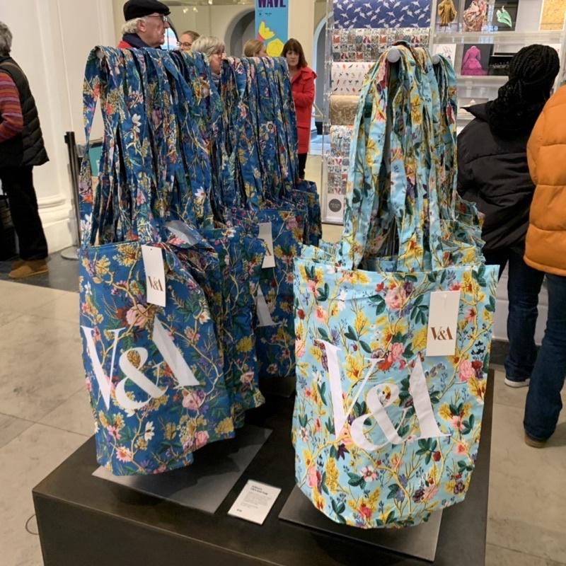 『英國代購🇬🇧/現貨』V&A Museum 維多利亞美術館 帆布包 帆布袋 倫敦 VA 托特包 千鳥格 千鳥紋 睡蓮-細節圖3