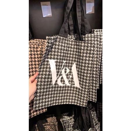 『英國代購🇬🇧/現貨』V&A Museum 維多利亞美術館 帆布包 帆布袋 倫敦 VA 托特包 千鳥格 千鳥紋 睡蓮-細節圖9