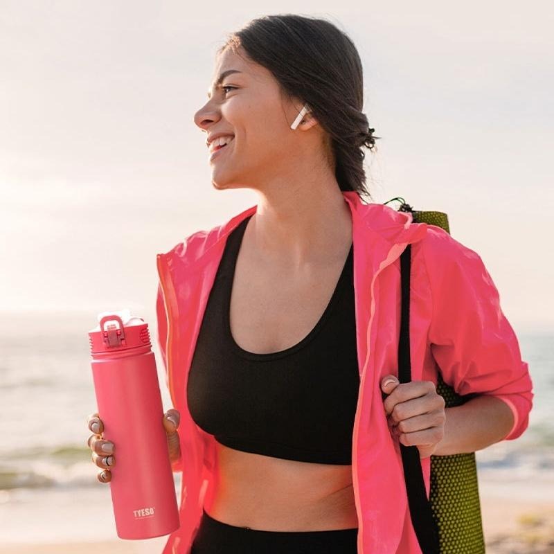 🔴台灣現貨+發票 吸管保溫杯 TYESO 泰碩 304不銹鋼 保冷保熱 530 750毫升 咖啡杯保溫杯飲料杯 手提-細節圖3