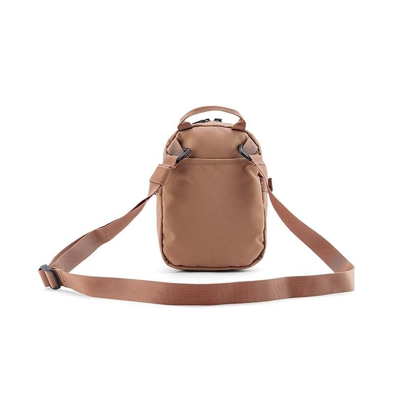 -滿3000免運-[雙和專賣店] THE NORTH FACE 3L 男女款 輕巧便攜斜背小包/8C6F/煙燻棕-細節圖3