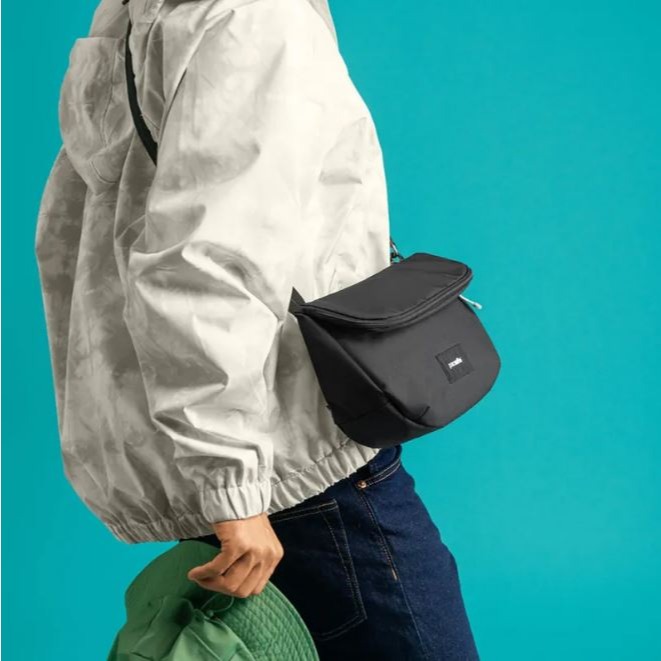 [雙和專賣店]Pacsafe Go 隨行防盜可擴充斜背包 4.5L/35140130/黑-細節圖8