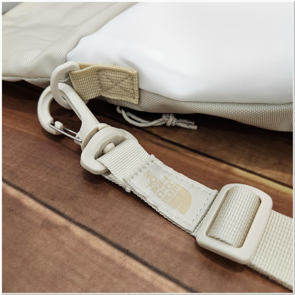 [雙和專賣店] THE NORTH FACE BC輕便隨身斜背包/8BK6/白卡其-細節圖5